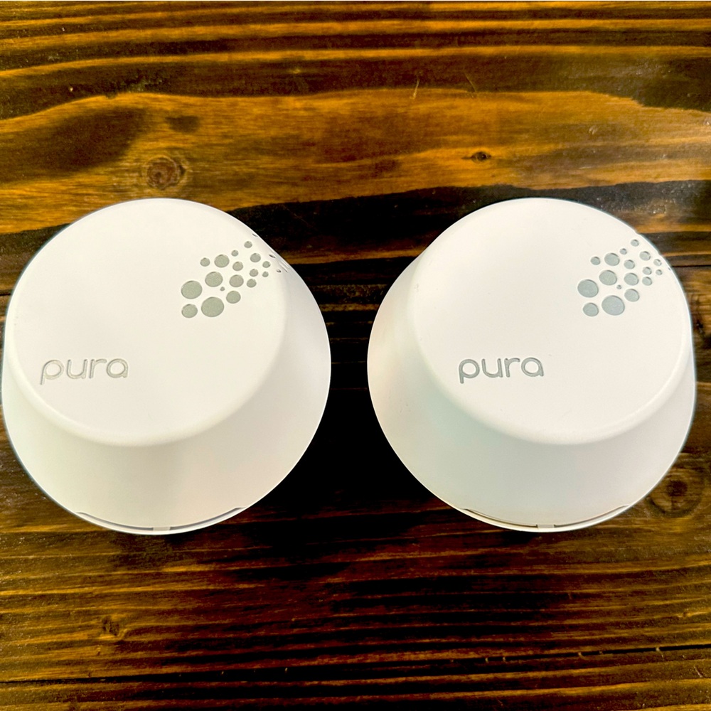 Set of Pura V3 diffusers in great condition!